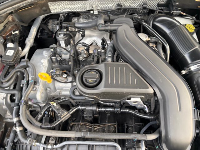 Used 2022 Volkswagen Jetta SE w/ Panoramic Sunroof Package FWD image 22