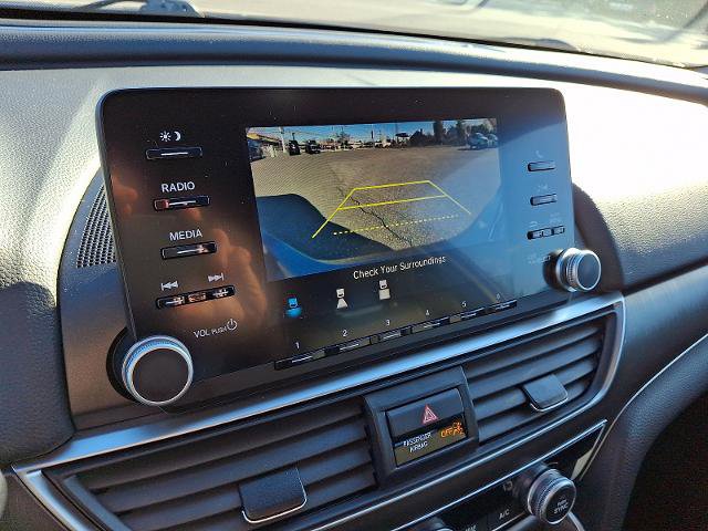 Used 2018 Honda Accord LX image 17