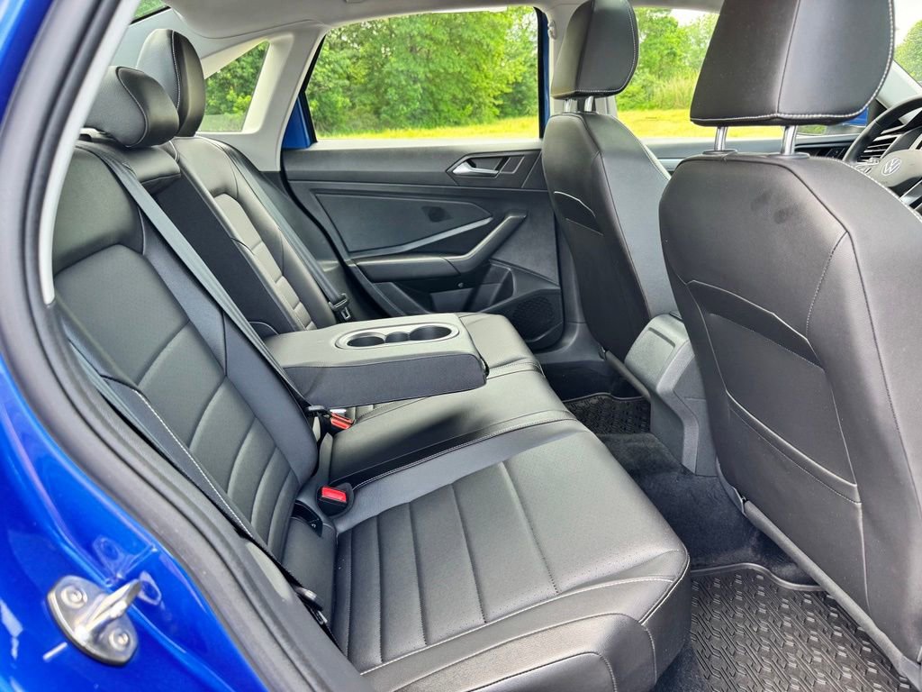 Used 2022 Volkswagen Jetta SE FWD image 22