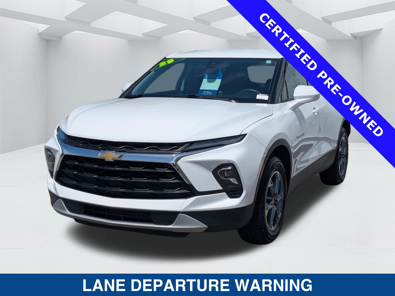 Used 2025 Chevrolet Blazer LT FWD image 8