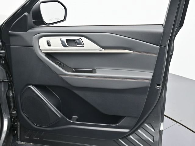 Certified 2026 Ford Explorer Active RWD image 30