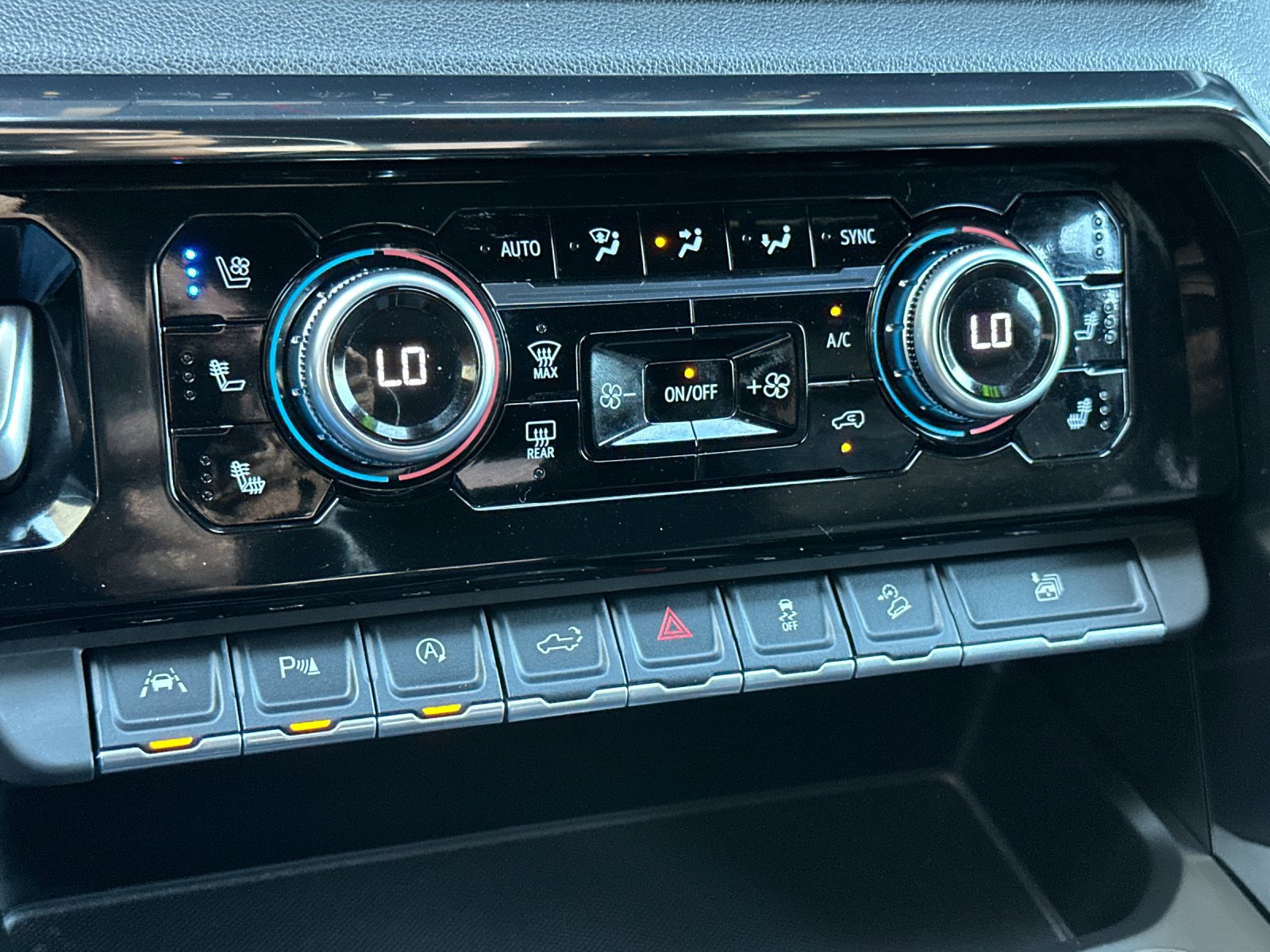 Used 2022 GMC Sierra 1500 AT4 w/ AT4 Premium Package image 20