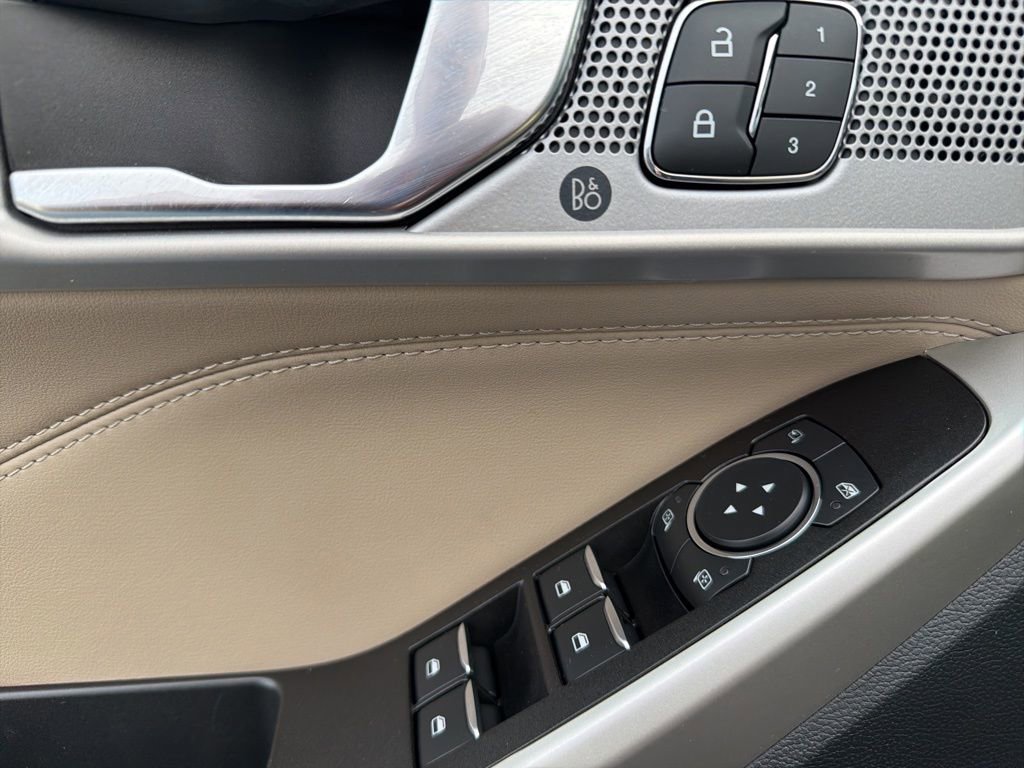 Certified 2022 Ford Explorer Limited w/ Equipment Group 301A image 22