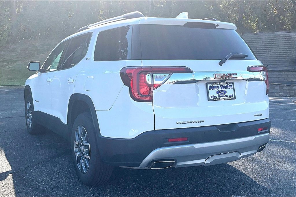 Used 2023 GMC Acadia SLT AWD/4WD image 3