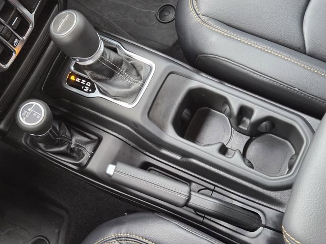 Used 2025 Jeep Gladiator Sport AWD/4WD image 19