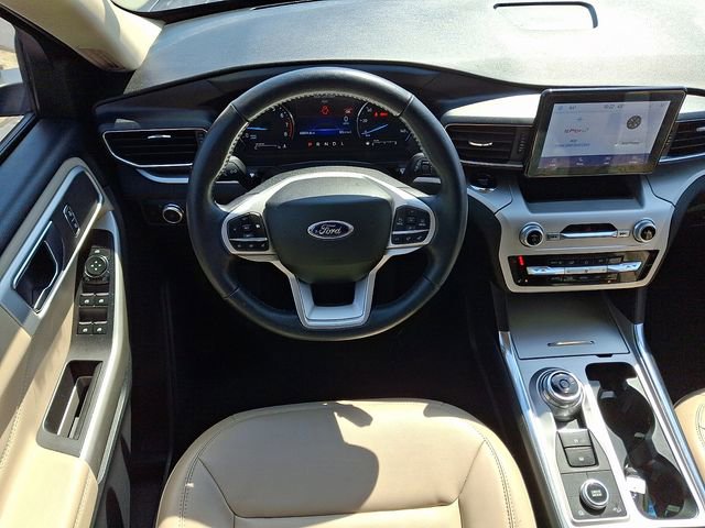 Certified 2022 Ford Explorer XLT w/ Equipment Group 202A AWD/4WD image 11