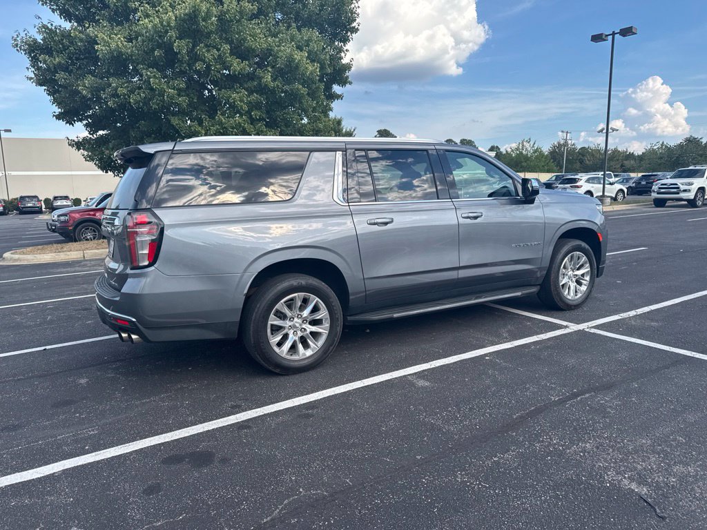 Used 2022 Chevrolet Suburban Premier RWD image 8