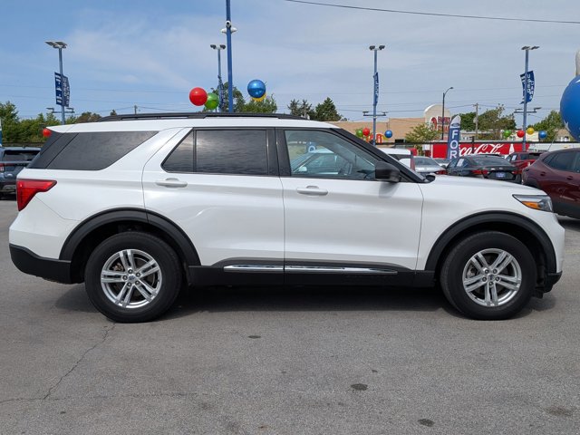 Certified 2022 Ford Explorer XLT AWD/4WD image 3
