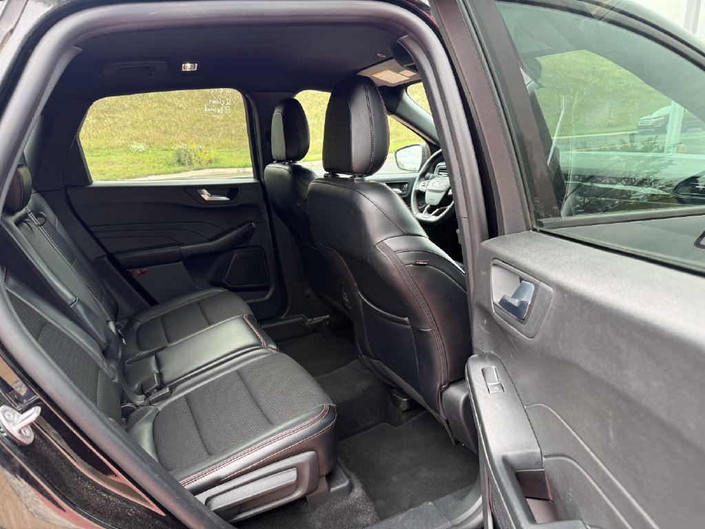 Certified 2025 Ford Escape ST-Line Select AWD/4WD image 24