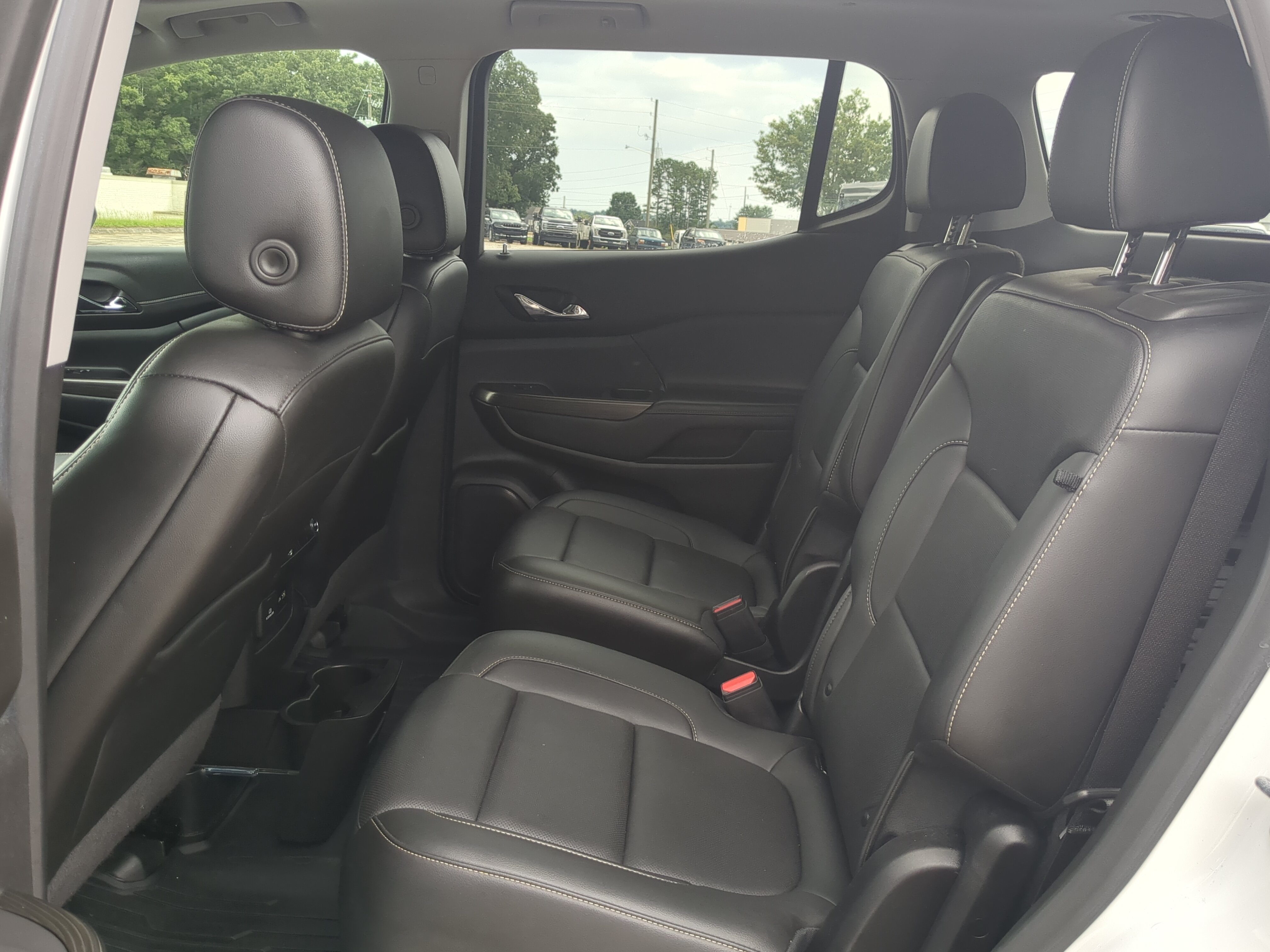 Used 2021 GMC Acadia SLT w/ Trailering Package FWD image 12
