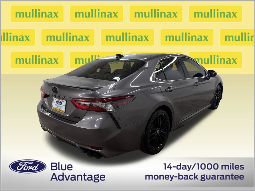 Used 2021 Toyota Camry XSE FWD image 3
