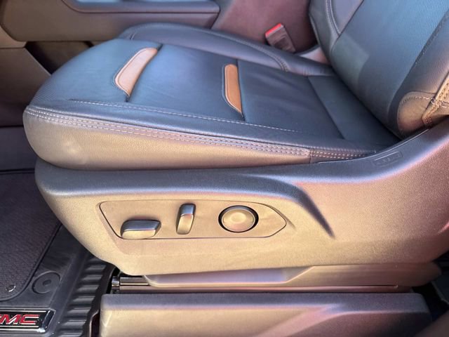 Used 2025 GMC Sierra 1500 AT4 w/ AT4 Premium Package image 19