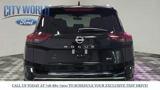 Used 2024 Nissan Rogue SV w/ SV Premium Package image 5