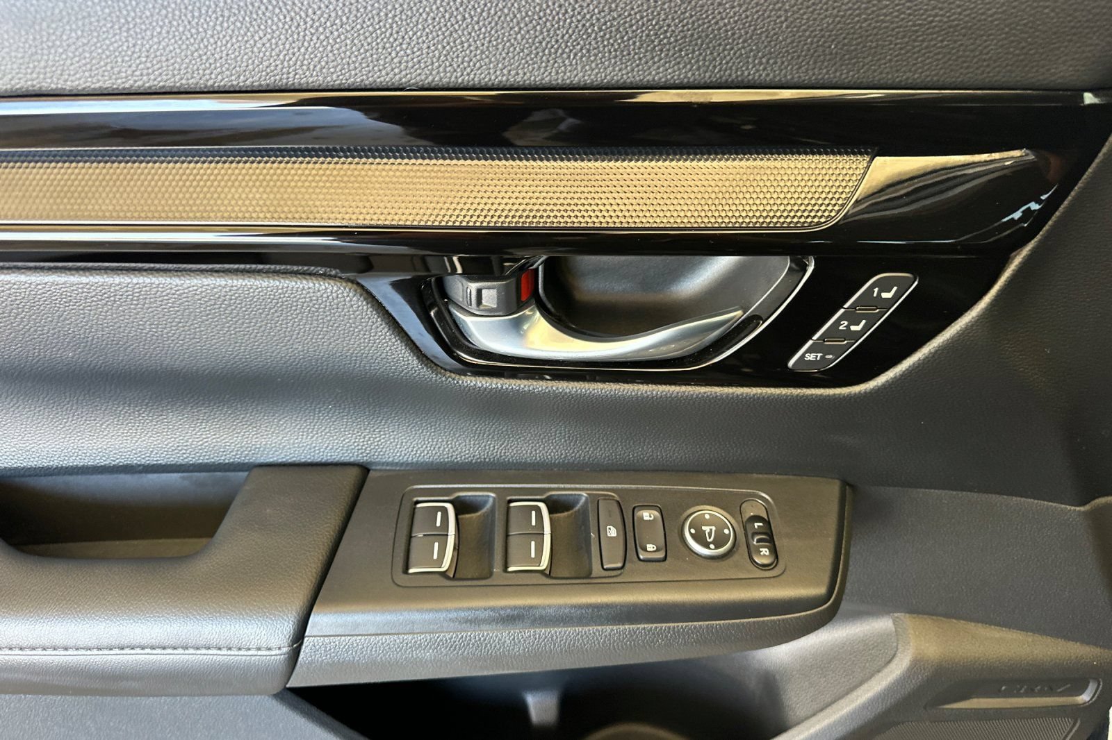Used 2023 Honda CR-V EX-L image 10