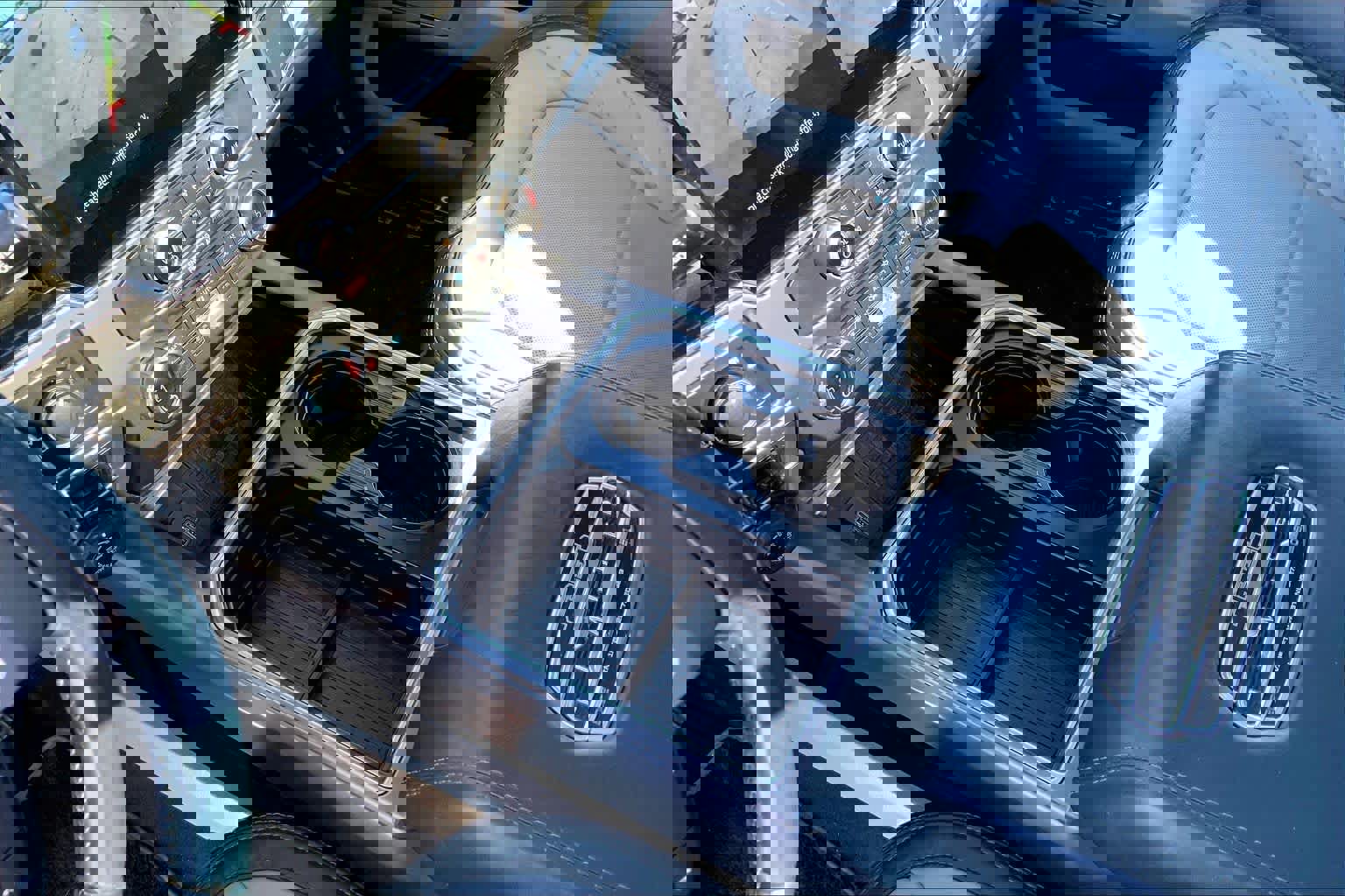 Certified 2022 Ford F250 Limited w/ FX4 Off-Road Package image 15