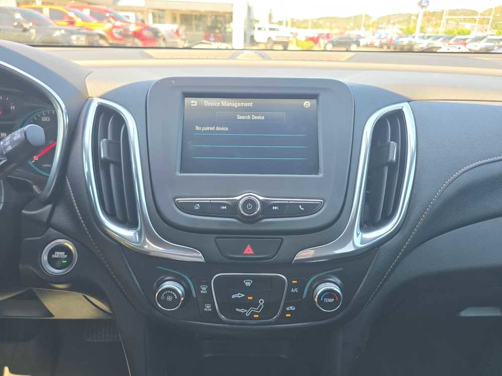 Used 2018 Chevrolet Equinox LT FWD image 12
