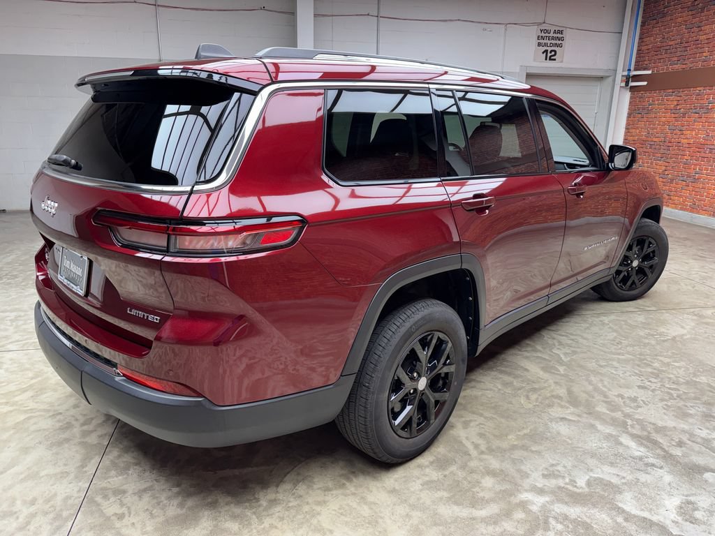 Used 2022 Jeep Grand Cherokee L Limited AWD/4WD image 5