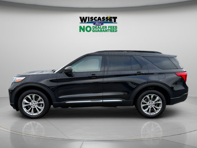 Certified 2023 Ford Explorer XLT w/ Equipment Group 202A AWD/4WD image 2