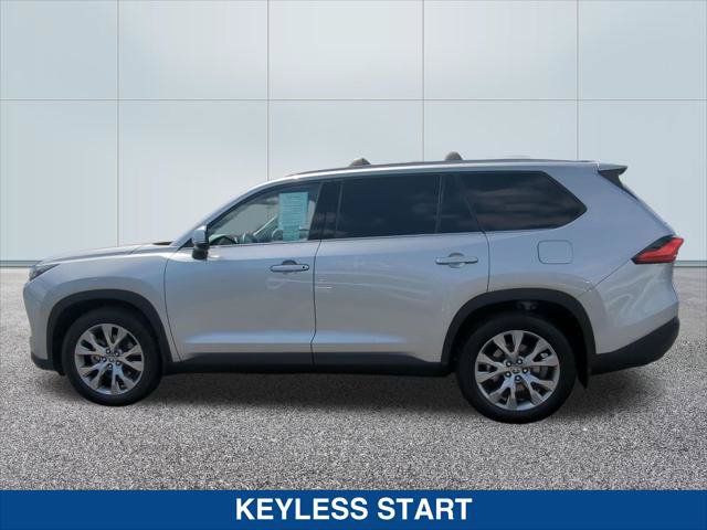 Used 2024 Toyota Grand Highlander AWD image 2