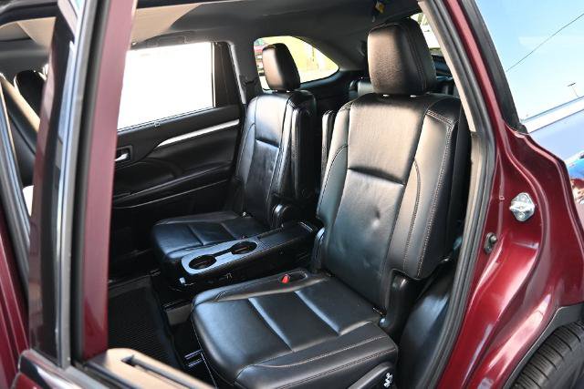 Used 2019 Toyota Highlander XLE AWD/4WD image 27