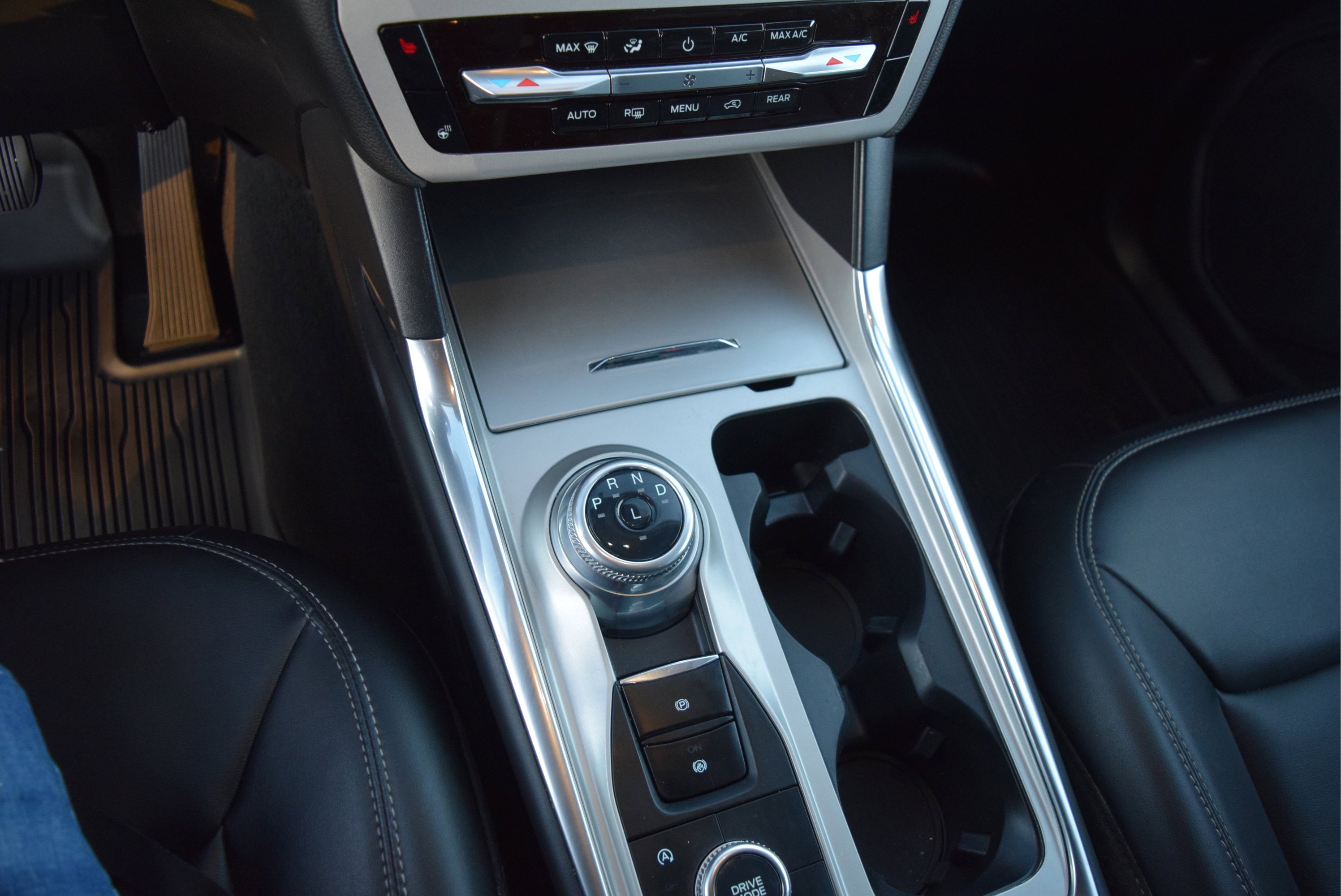 Certified 2023 Ford Explorer XLT w/ Equipment Group 202A image 14