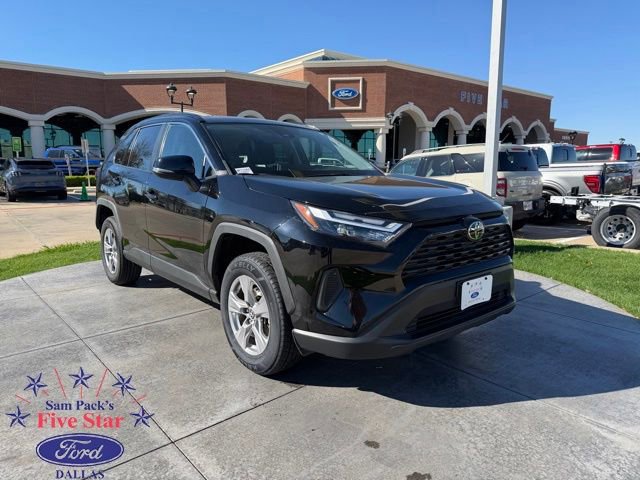 Used 2024 Toyota RAV4 XLE image 4