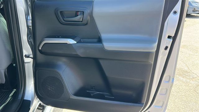 Used 2021 Toyota Tacoma SR5 RWD image 12