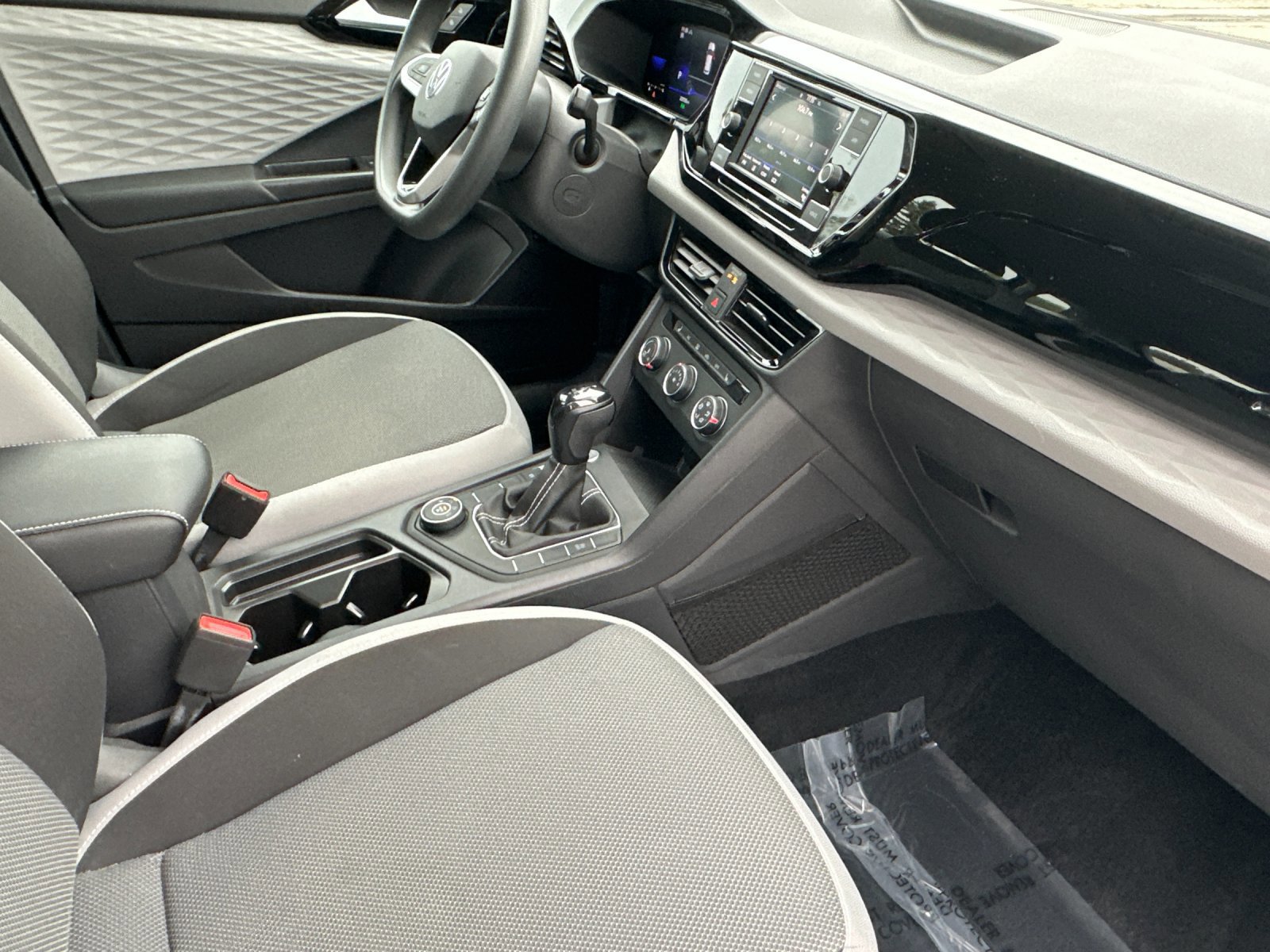 Used 2022 Volkswagen Taos S image 16