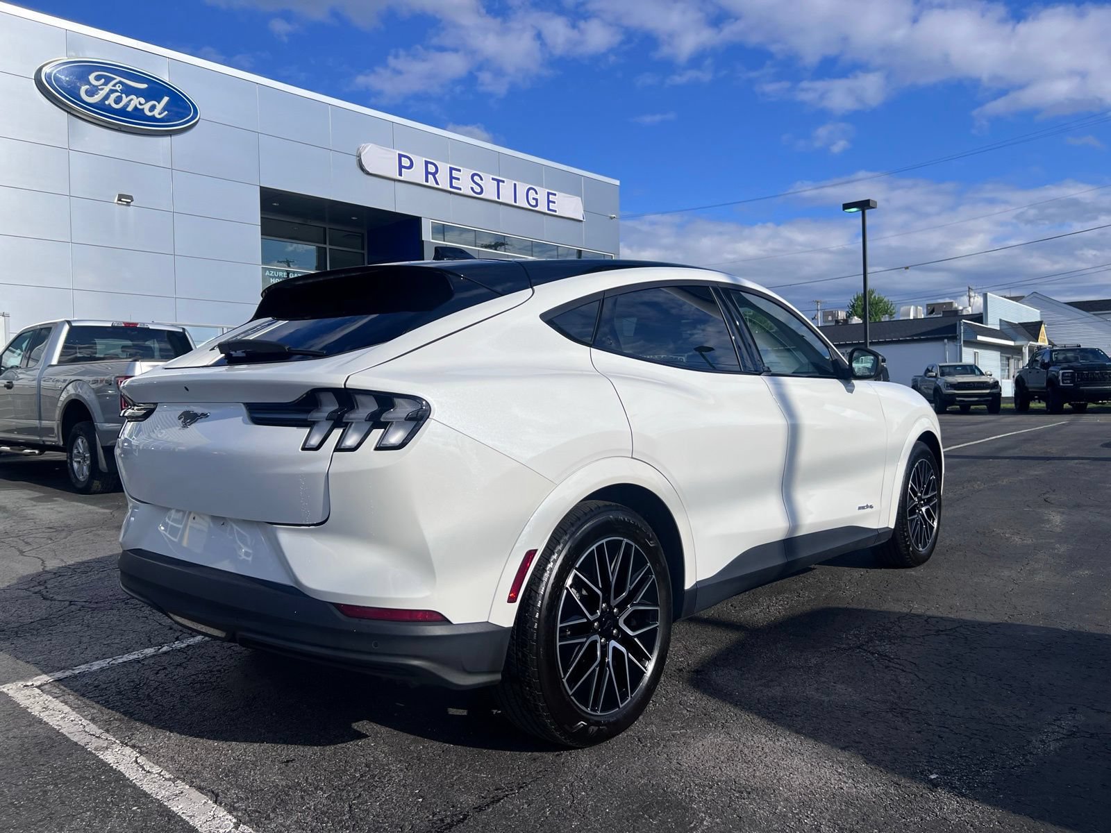 Certified 2025 Ford Mustang Mach-E Premium AWD/4WD image 9