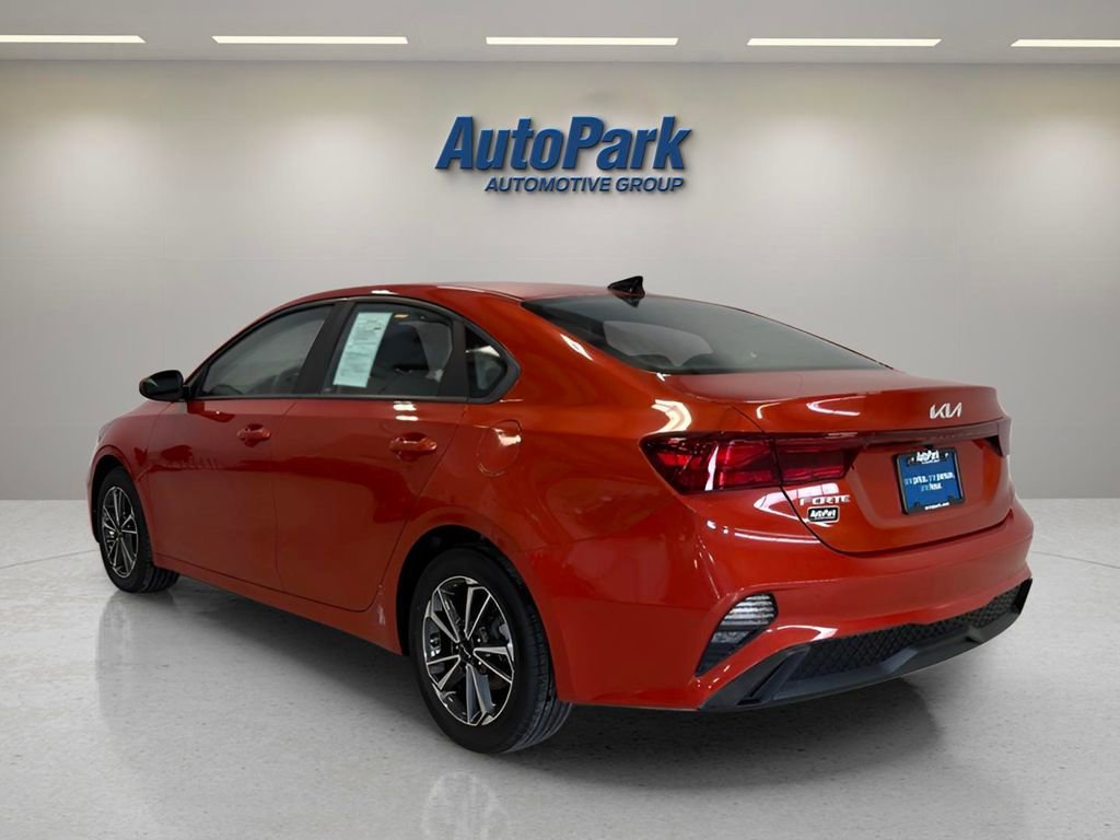 Used 2022 Kia Forte LXS FWD image 3
