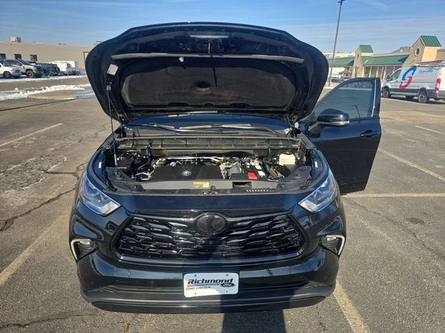Used 2022 Toyota Highlander Platinum image 10