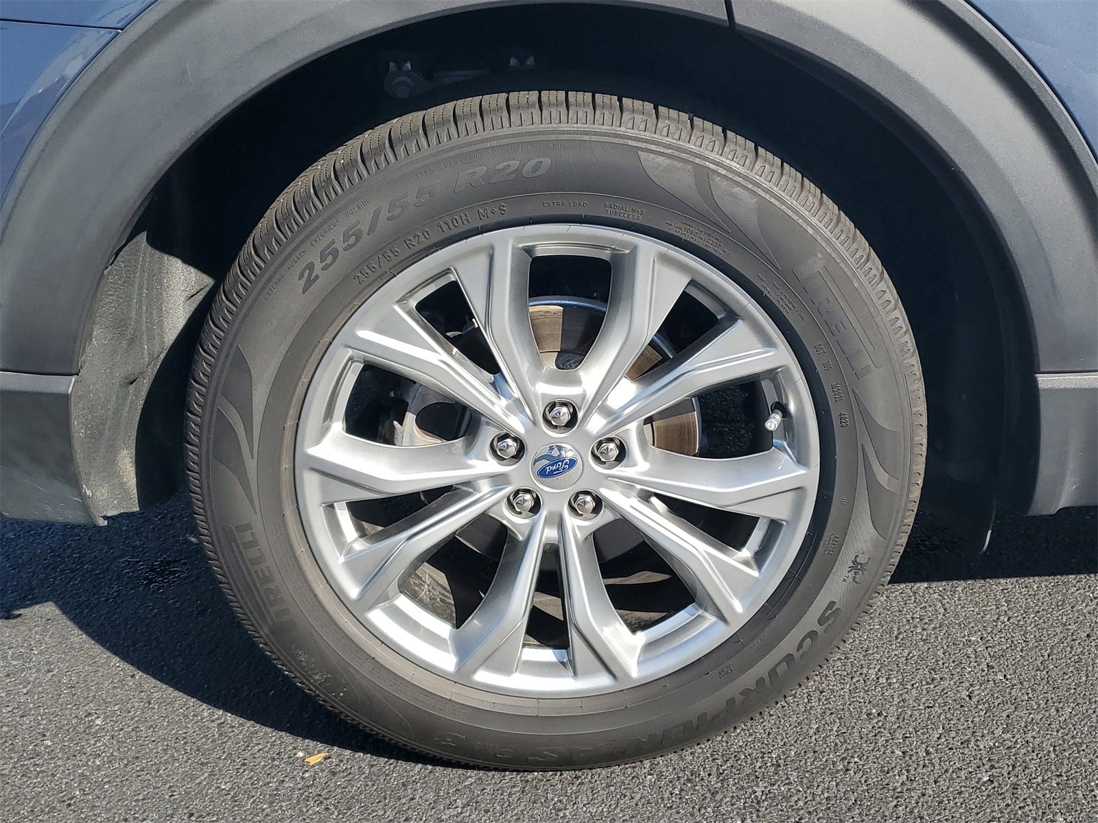 Certified 2021 Ford Explorer Limited w/ Equipment Group 301A image 5