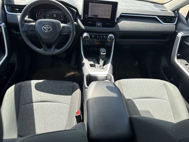 Used 2025 Toyota RAV4 XLE AWD/4WD image 15