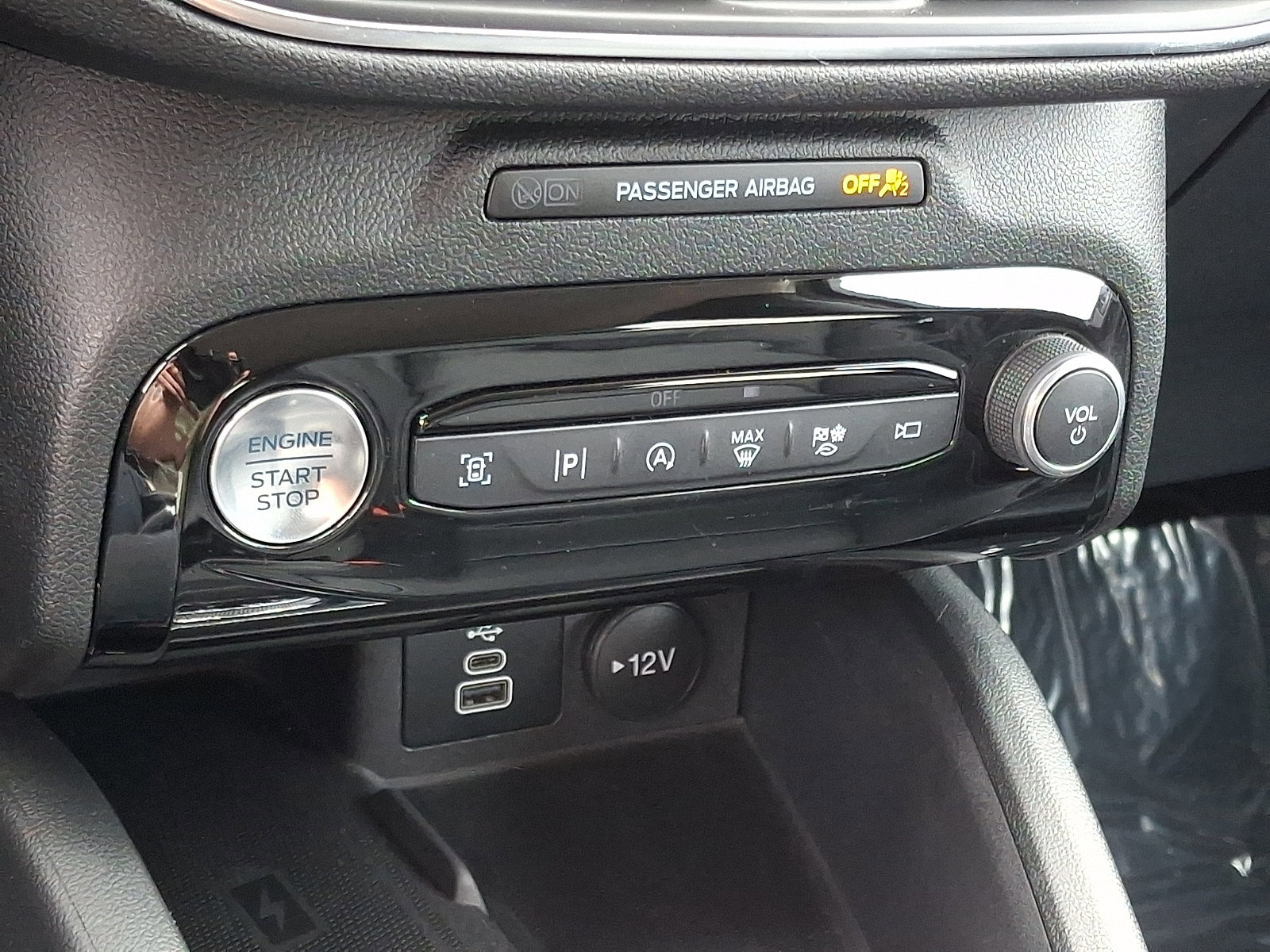 Certified 2024 Ford Escape Platinum image 16