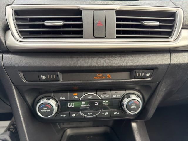 Used 2018 MAZDA MAZDA3 Touring image 23