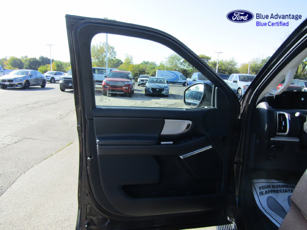Certified 2025 Ford Expedition Active AWD/4WD image 27