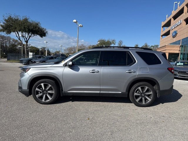 Used 2024 Honda Pilot Touring image 2