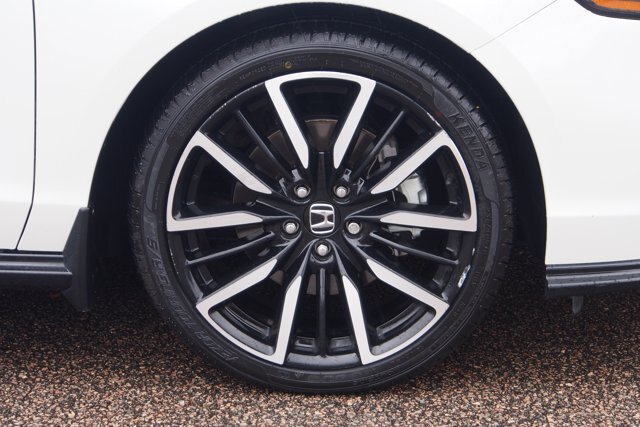 Used 2024 Honda Accord Touring image 9