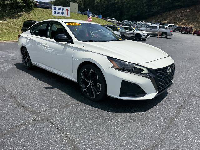 Used 2024 Nissan Altima 2.5 SR FWD image 18