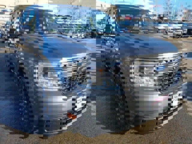 Certified 2024 Ford Maverick XLT w/ XLT Luxury Package image 8