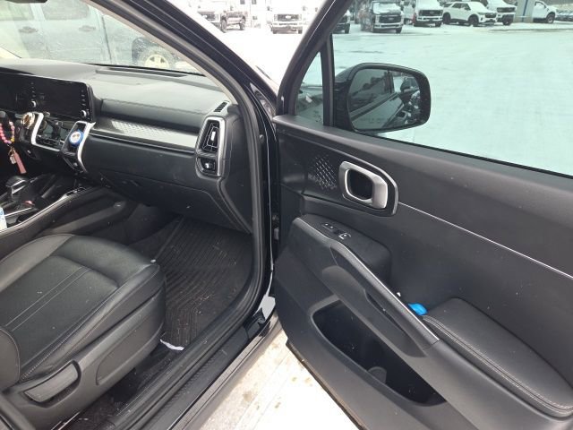 Used 2022 Kia Sorento S w/ Panoramic Sunroof Package image 12