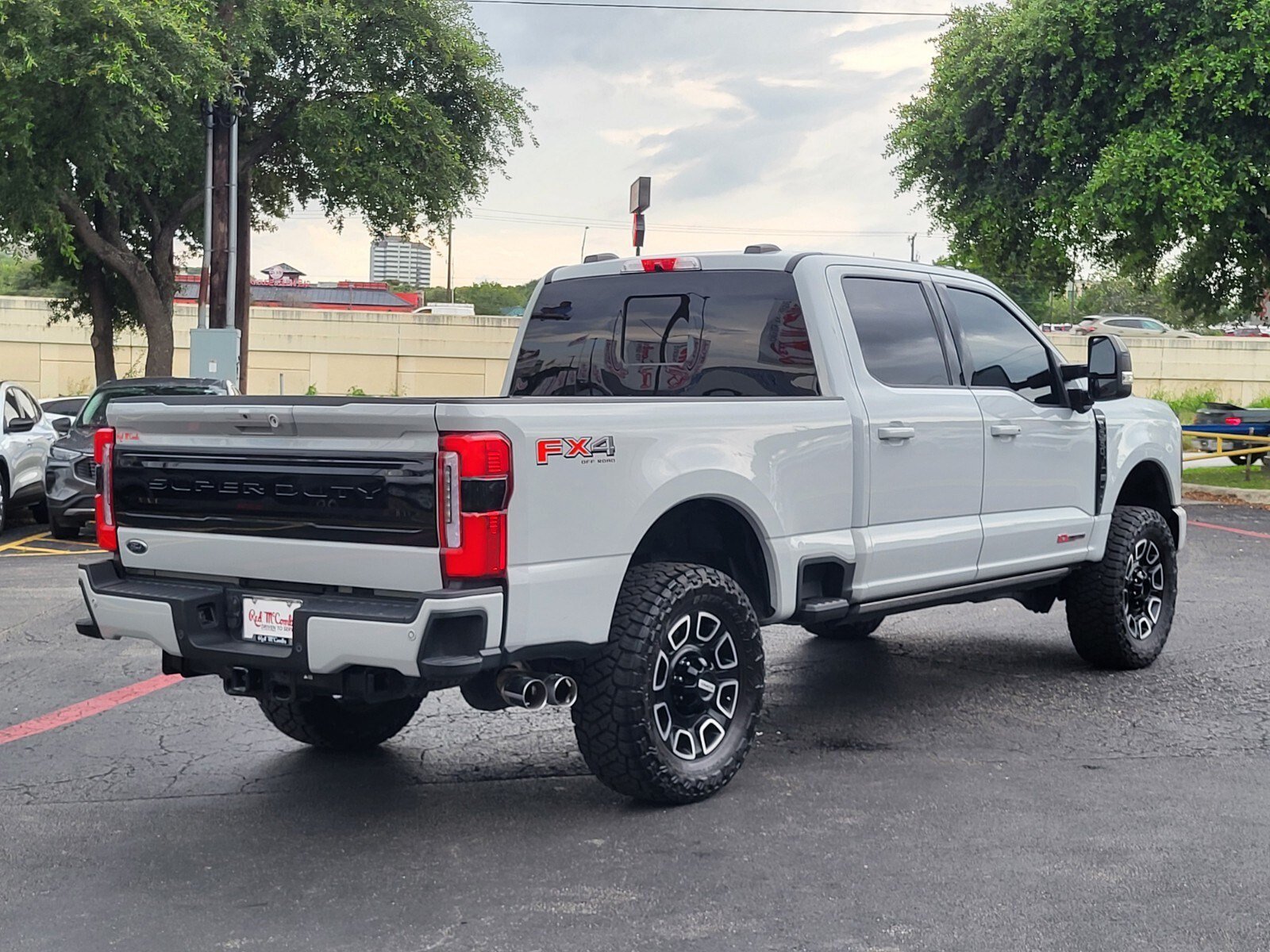 Certified 2025 Ford F350 Platinum w/ FX4 Off-Road Package AWD/4WD image 4