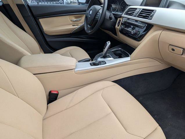 Used 2017 BMW 320i Sedan image 19