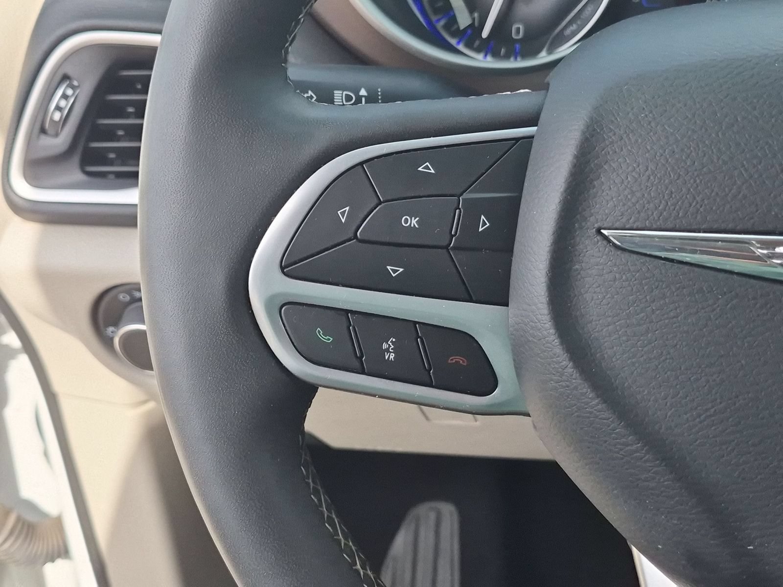 Used 2024 Chrysler Voyager LX FWD image 19
