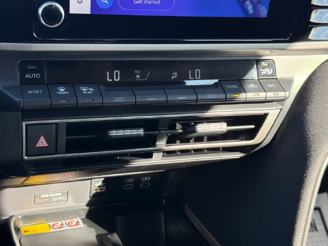Used 2025 Toyota Camry LE FWD image 18