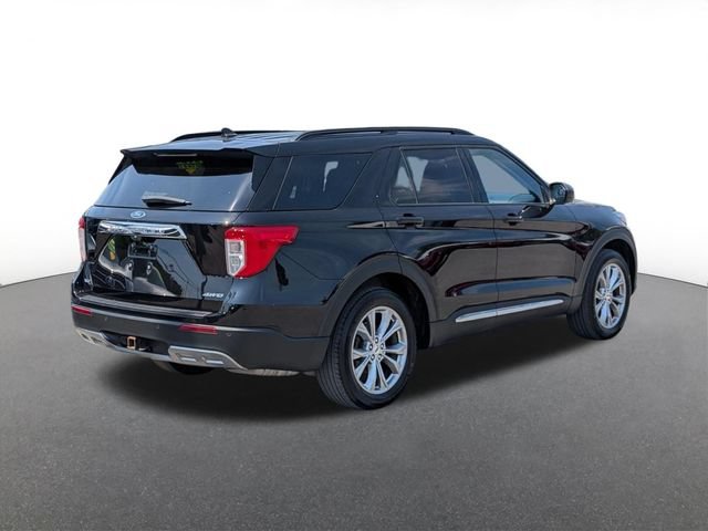 Certified 2023 Ford Explorer XLT w/ Equipment Group 202A AWD/4WD image 3