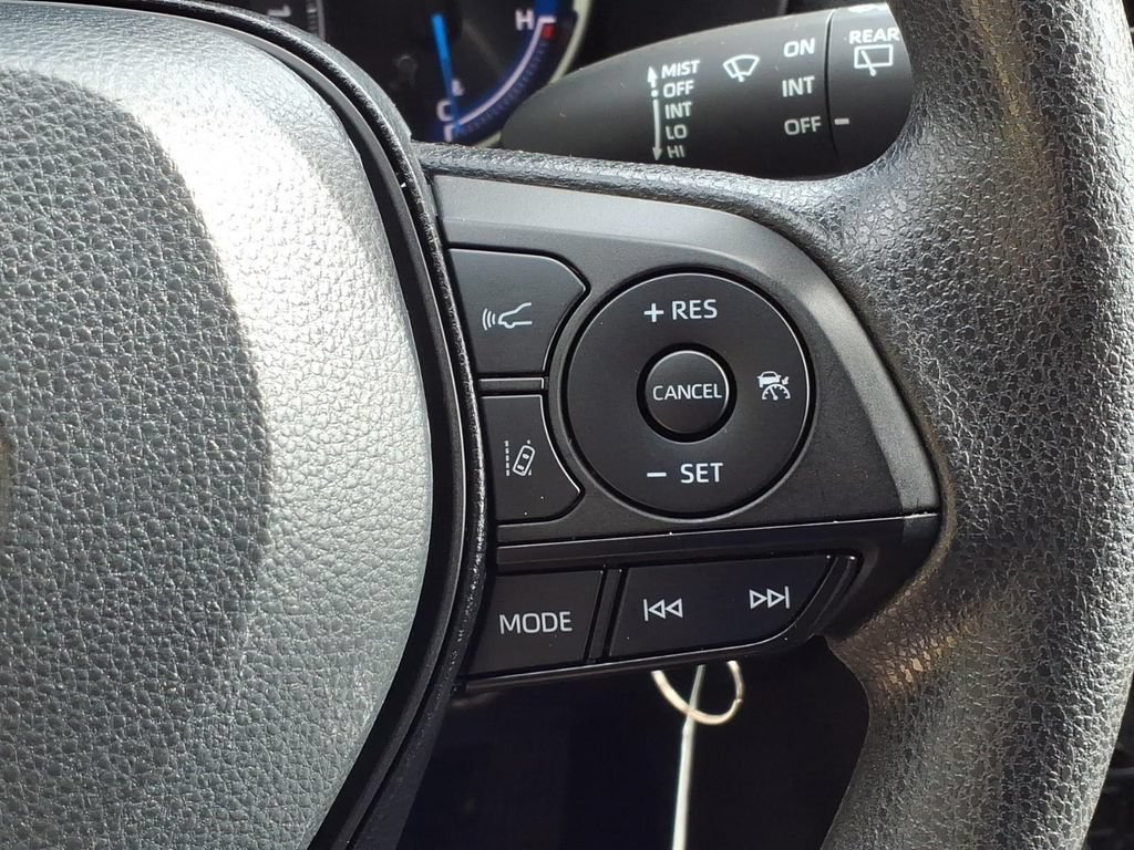Used 2024 Toyota RAV4 LE AWD/4WD image 24