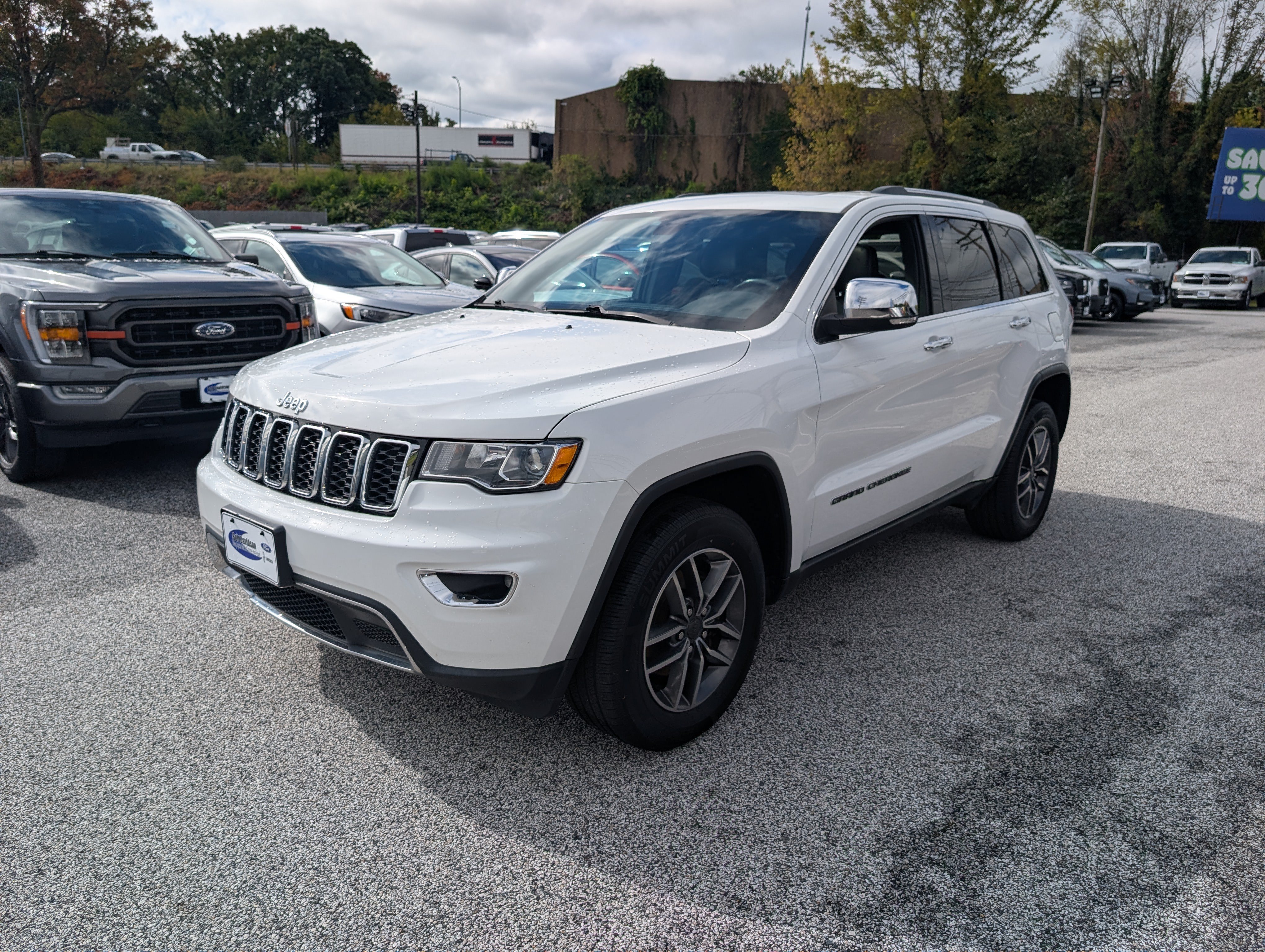 Used 2020 Jeep Grand Cherokee Limited AWD/4WD image 2