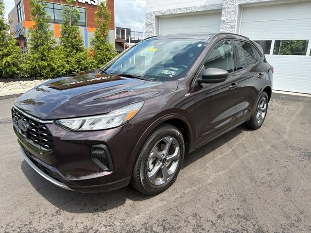 Certified 2023 Ford Escape ST-Line w/ Tech Pack #1 AWD/4WD image 2