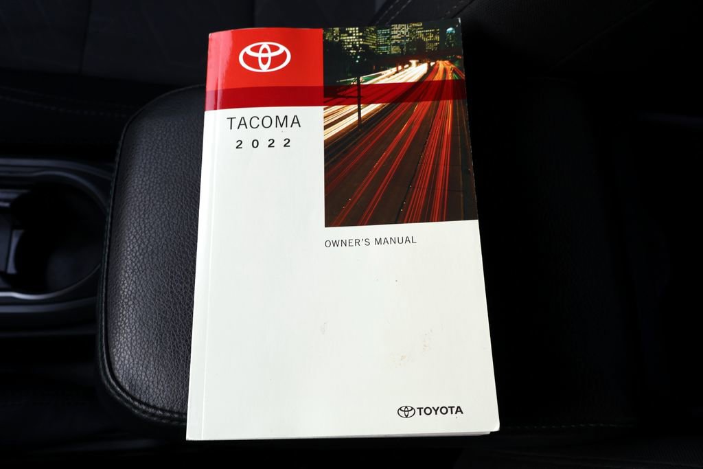 Used 2022 Toyota Tacoma TRD Sport AWD/4WD image 35